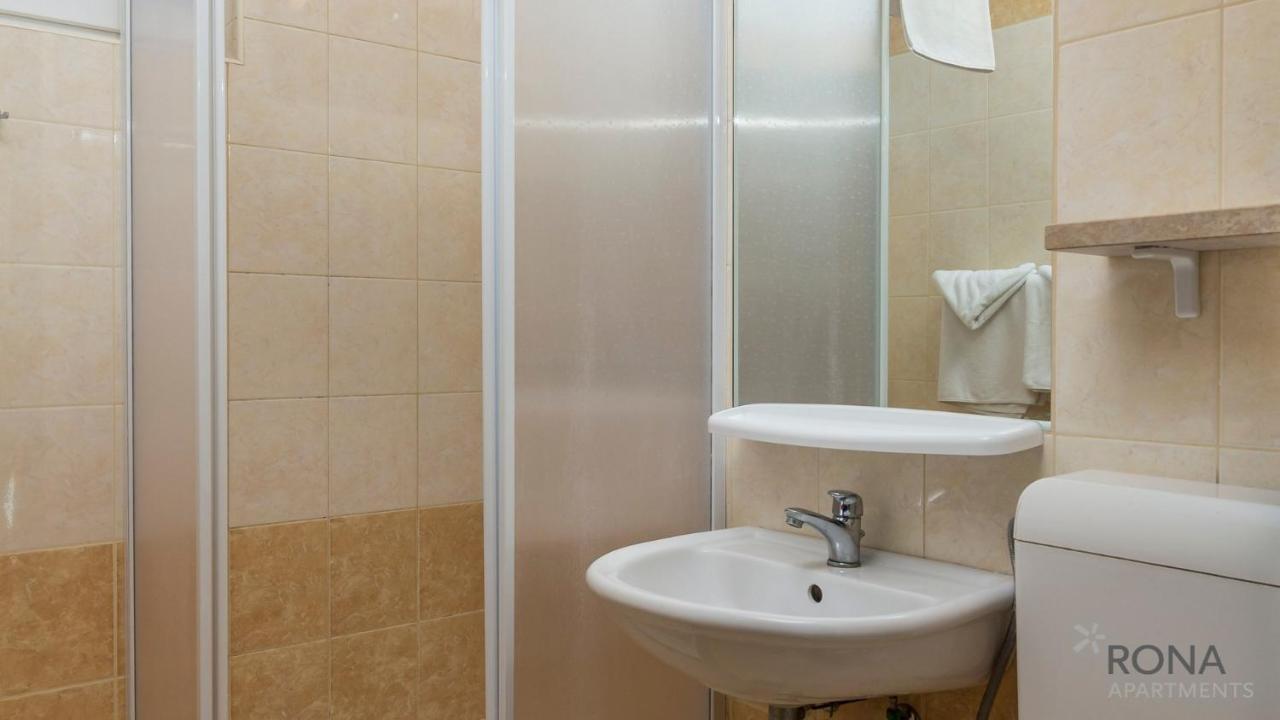 Rona Apartments Volta Пула Екстер'єр фото